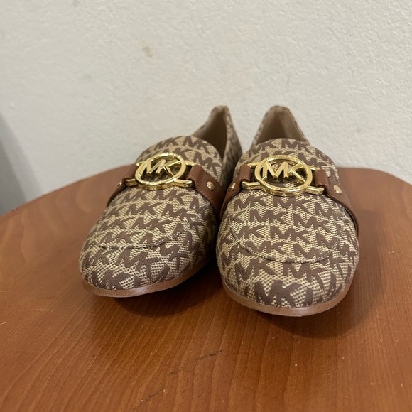 Michael Kors Rory Logo Jacquard Loafers Beige/Brown Textile Women's Size 7 Slip - Picture 4 of 12